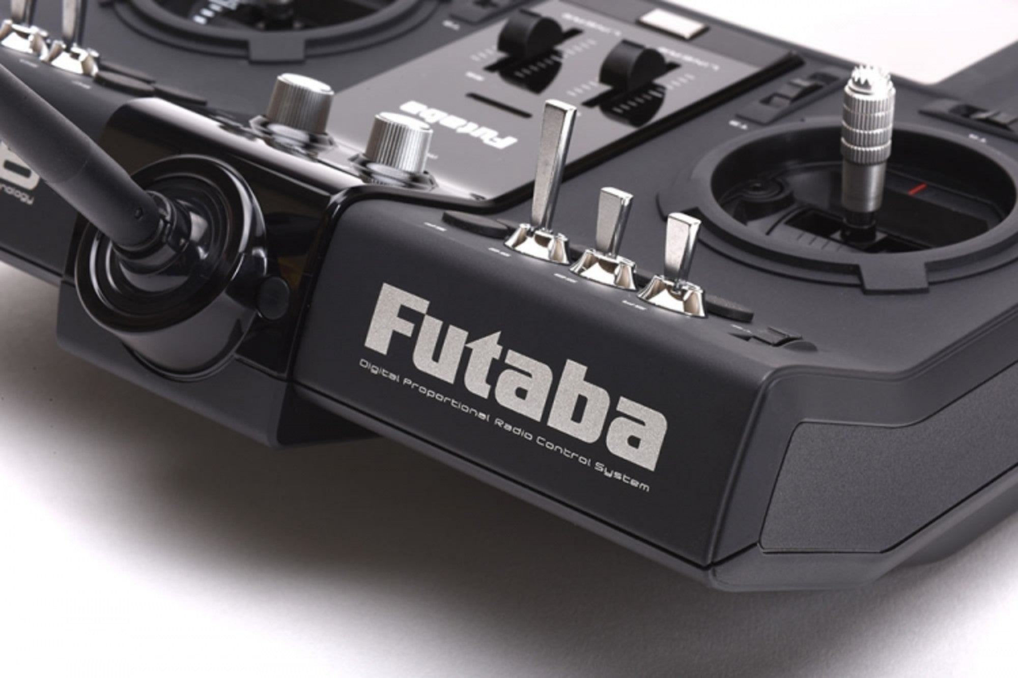 FX36 18-Channel Air Radio with R7208SB – Futaba UK